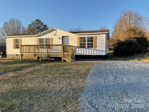 560 J M Lovelace Rd, Ellenboro, NC 28040