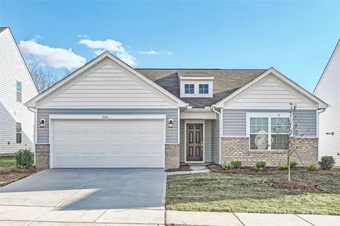 1141 Blackburn Cir, Edgemoor, SC 29712