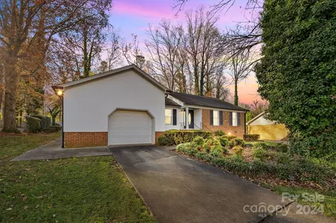 4709 Coltsfoot Rd, Greensboro, NC 27455