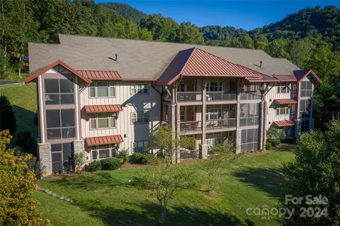 1650 Country Club C301 Dr #C301, Maggie Valley, NC 28751