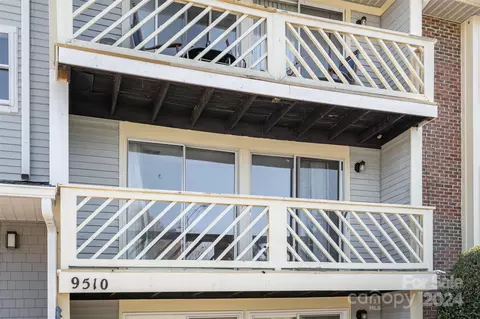 9510 Shannon Green H Dr #H, Charlotte, NC 28213