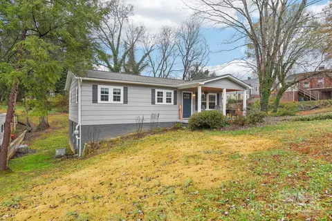 1065 14th Nw Ave NW, Hickory, NC 28601