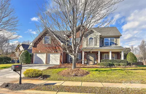 1908 Robbins Meadows Dr, Waxhaw, NC 28173