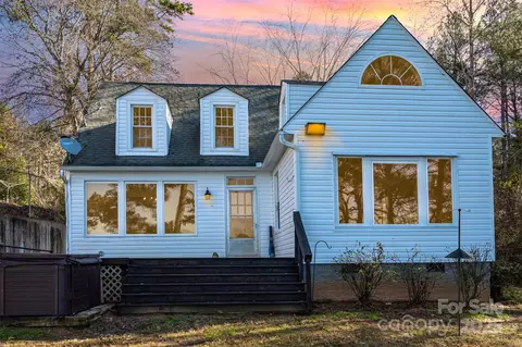 228 Sugar Loaf Dr, Troy, NC 27371