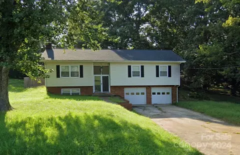 75 Hillsboro Rd, Taylorsville, NC 28681