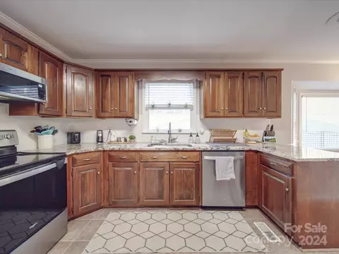 130 Devine St, Stanley, NC 28164 photo 10