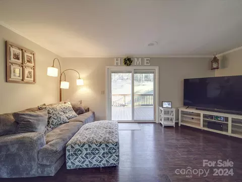 130 Devine St, Stanley, NC 28164 photo 4