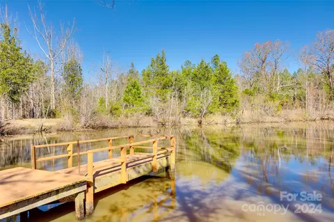 2292 Colony Acres Dr, Sharon, SC 29742