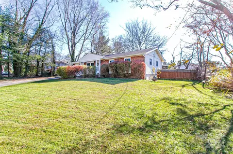 710 Dana Rd, Hendersonville, NC 28792