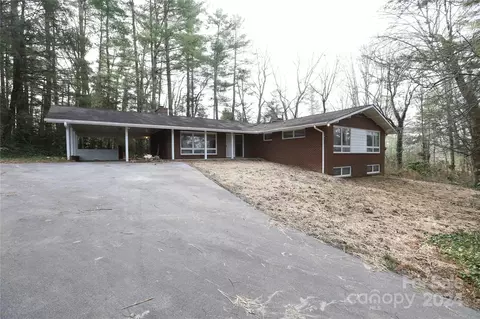 340 Balsam Rd, Hendersonville, NC 28792