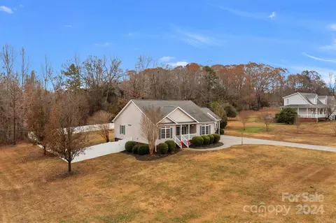 1734 Dr Saye Ln, Sharon, SC 29742