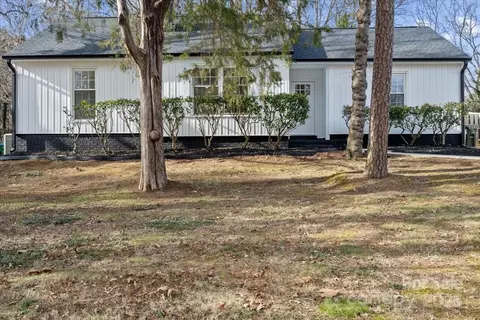 1123 Kale Wood Dr, Matthews, NC 28105