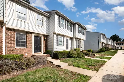9432 Lxington Cir #E, Charlotte, NC 28213