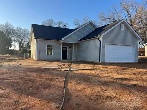 227 S Hampton St, Jefferson, SC 29718