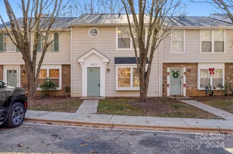 5212 Fair Wind Ln, Charlotte, NC 28212