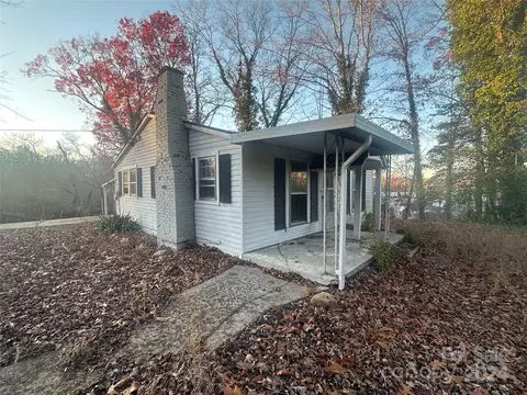2282 Crystal Dr, Hudson, NC 28638