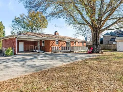 Exterior - 4141 David Dr, Matthews, NC 28105 photo 6 of 7