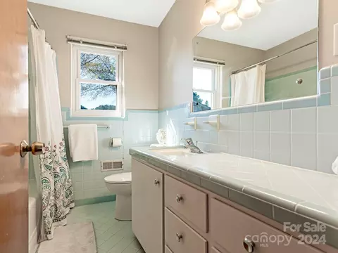 Bath - 4141 David Dr, Matthews, NC 28105 photo 1 of 2