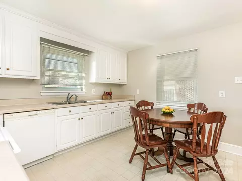Kitchen - 4141 David Dr, Matthews, NC 28105 photo 1 of 2