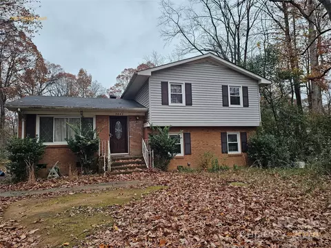 3847 Hillock Ct, Charlotte, NC 28215