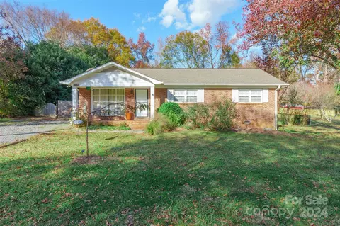 4062 Palmetto Dr, Rock Hill, SC 29732