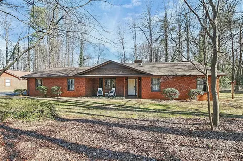 1902 W Sugar Creek Rd, Charlotte, NC 28262