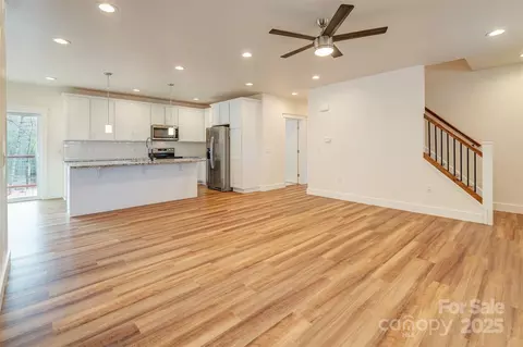 127 Cascade Ridge Rd, Fairview, NC 28730 photo 6
