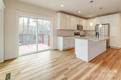 127 Cascade Ridge Rd, Fairview, NC 28730 photo 8