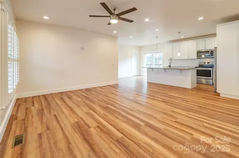 127 Cascade Ridge Rd, Fairview, NC 28730 photo 5