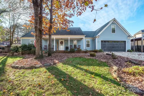 4395 Pine Harbor Dr, Denver, NC 28037