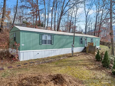 120 Red Rd, Swannanoa, NC 28778