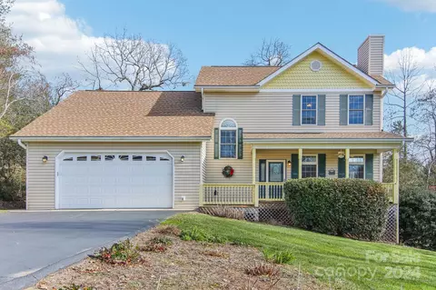 160 Sunset Ridge Dr, Etowah, NC 28729