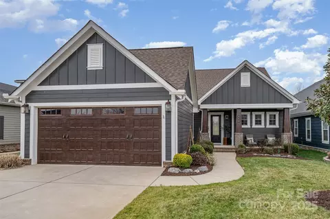 112 Sisters Cove Ct, Mooresville, NC 28117