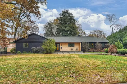 1823 Bentley Pl, Charlotte, NC 28205