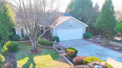 8430 Stoneman Pl, Charlotte, NC 28217