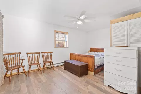 Bedroom - 1497 Secluded Valley Rd, Marshall, NC 28753 photo 2 of 4