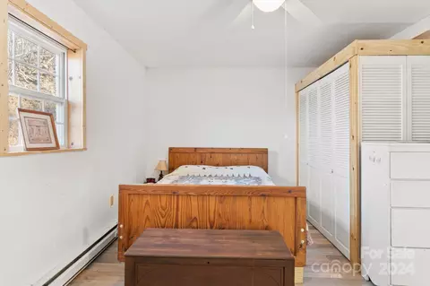 Bedroom - 1497 Secluded Valley Rd, Marshall, NC 28753 photo 3 of 4
