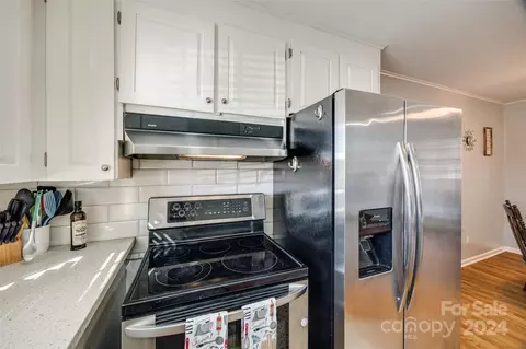 Kitchen - 708 N Main St, Lowell, NC 28098 photo 3 of 4