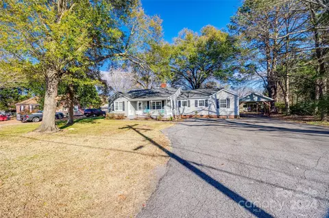 Exterior - 708 N Main St, Lowell, NC 28098 photo 7 of 7