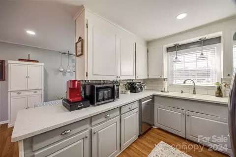 Kitchen - 708 N Main St, Lowell, NC 28098 photo 2 of 4