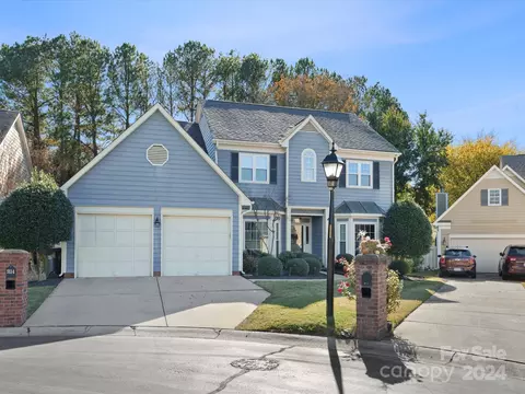 9114 Twilight Hill Ct, Charlotte, NC 28277