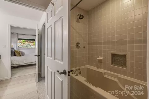 681 Dotsi Dr, Brevard, NC 28712 photo 23