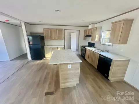 Kitchen - 46 Kidd And Brown Rd, Hiddenite, NC 28636 photo 1 of 2