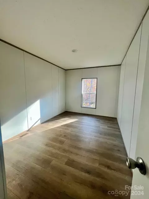 Bedroom - 46 Kidd And Brown Rd, Hiddenite, NC 28636 photo 1 of 2