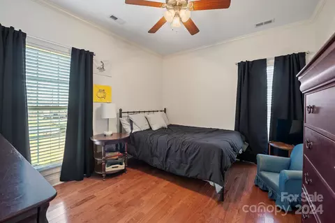 Bedroom - 209 9th Ne St NE, Conover, NC 28613 photo 6 of 8