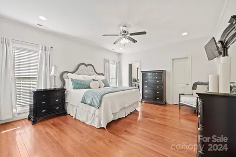 Bedroom - 209 9th Ne St NE, Conover, NC 28613 photo 1 of 8