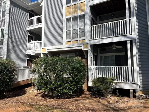 2518 Cranbrook Ln, Charlotte, NC 28207
