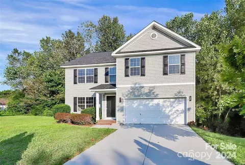 2225 Southwind Dr, Charlotte, NC 28216