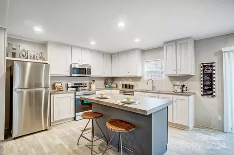 Kitchen - 1860 Bascom Ln, Midland, NC 28107 photo 1 of 5