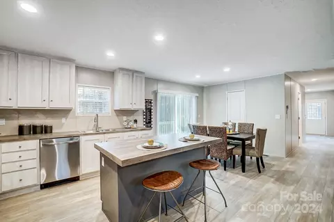 Kitchen - 1860 Bascom Ln, Midland, NC 28107 photo 2 of 5